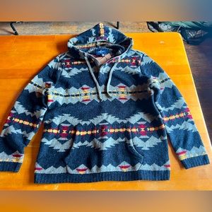 NWT’s Men’s AEO Hoodie